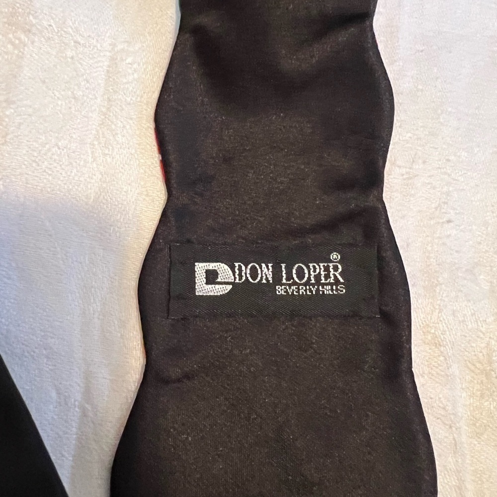 Don Loper by Beverly Hills Christmas bulb tie. - Picture 6 of 6